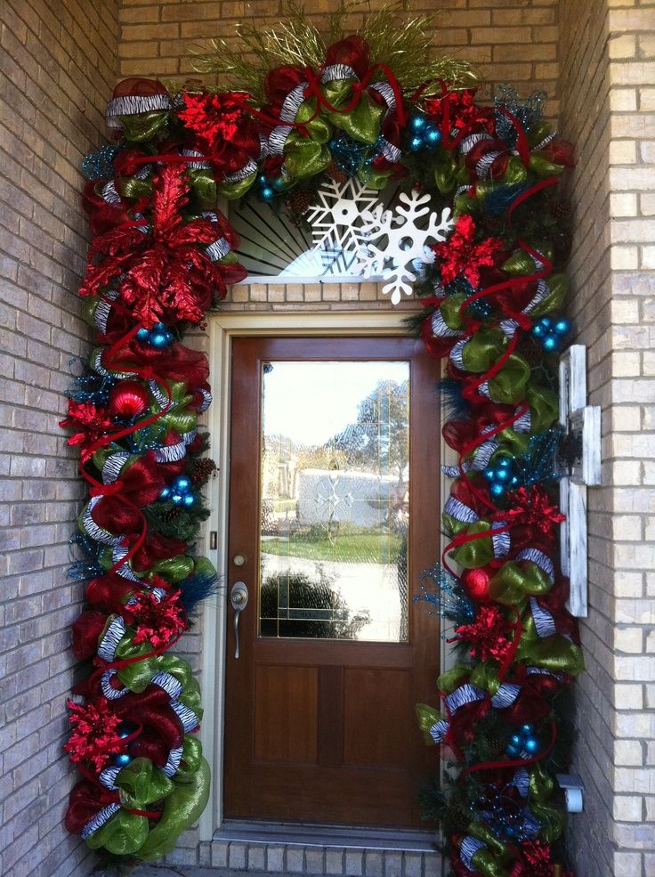 Mail box decorated for christmas