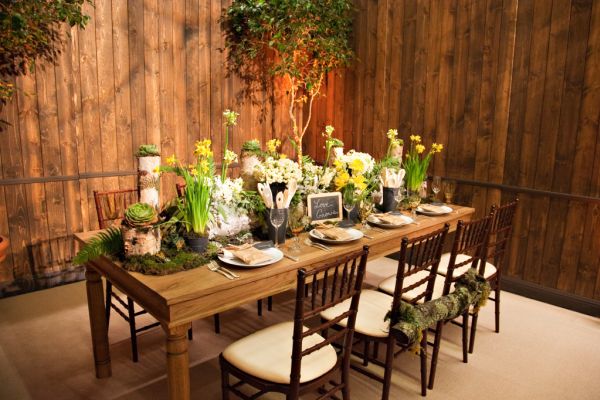 Traditional wedding table