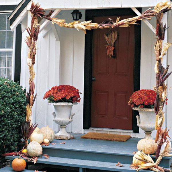 Beautiful Fall Decorations Made With Dried Corn And Corn Stalks