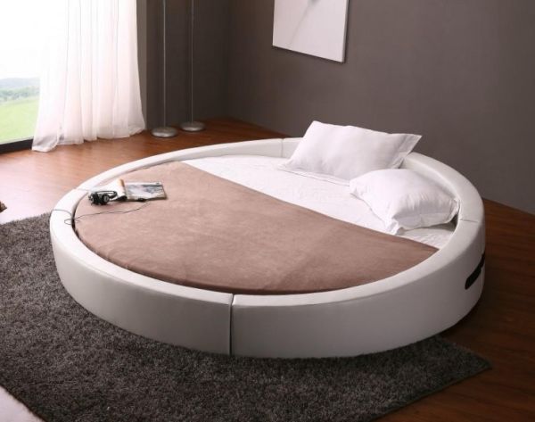 round bed with square mattress