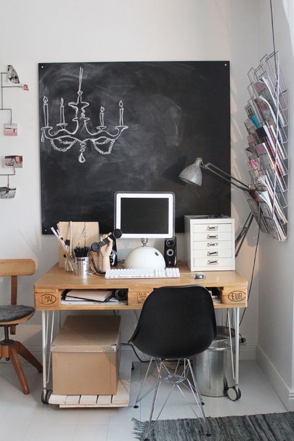 Red desk accents