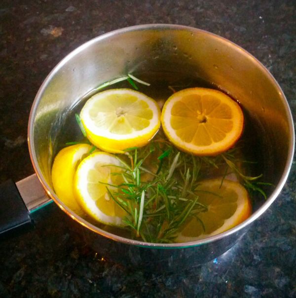 Copper cleaning with lemon