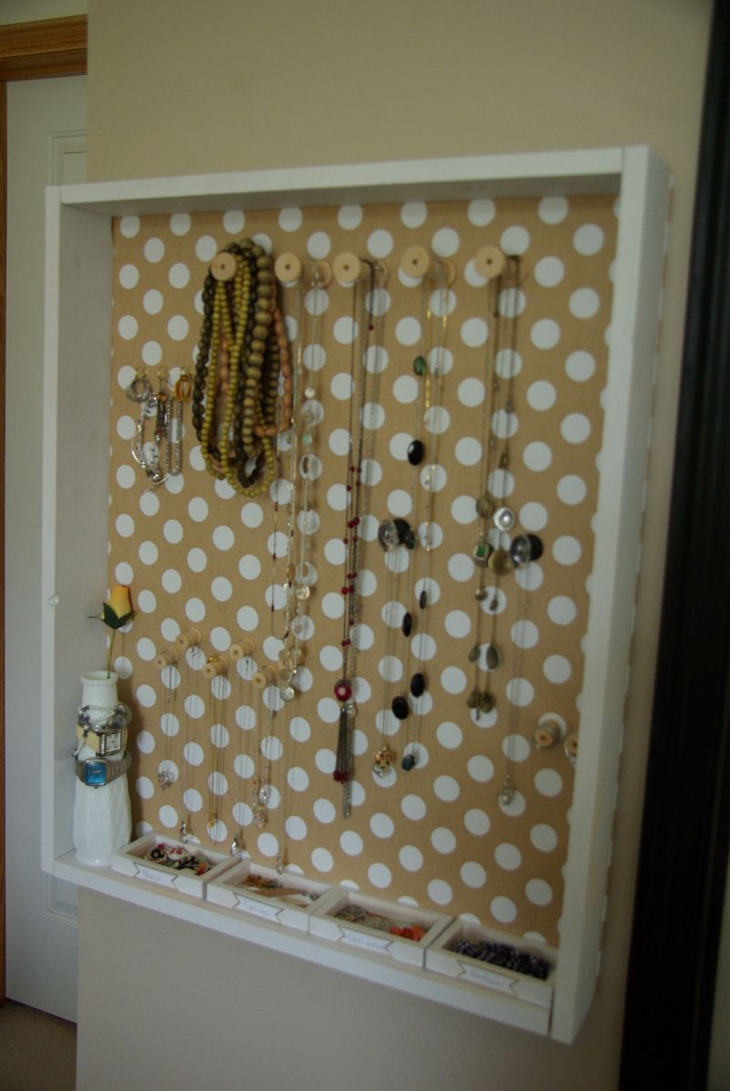 DIY jewelry wall holder corner view