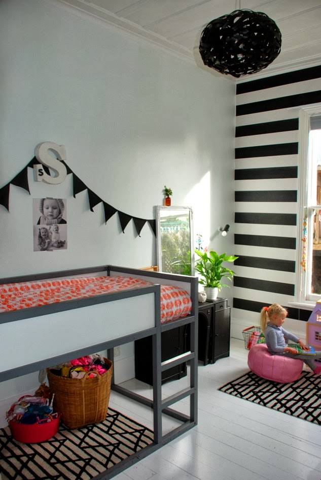 Toddler black bunk beds