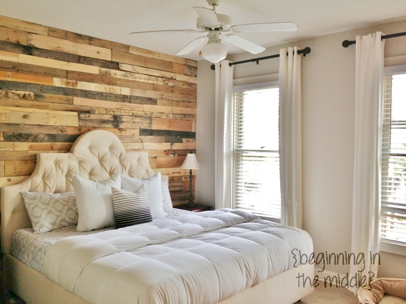 Accent Wall with Wood Pallets.