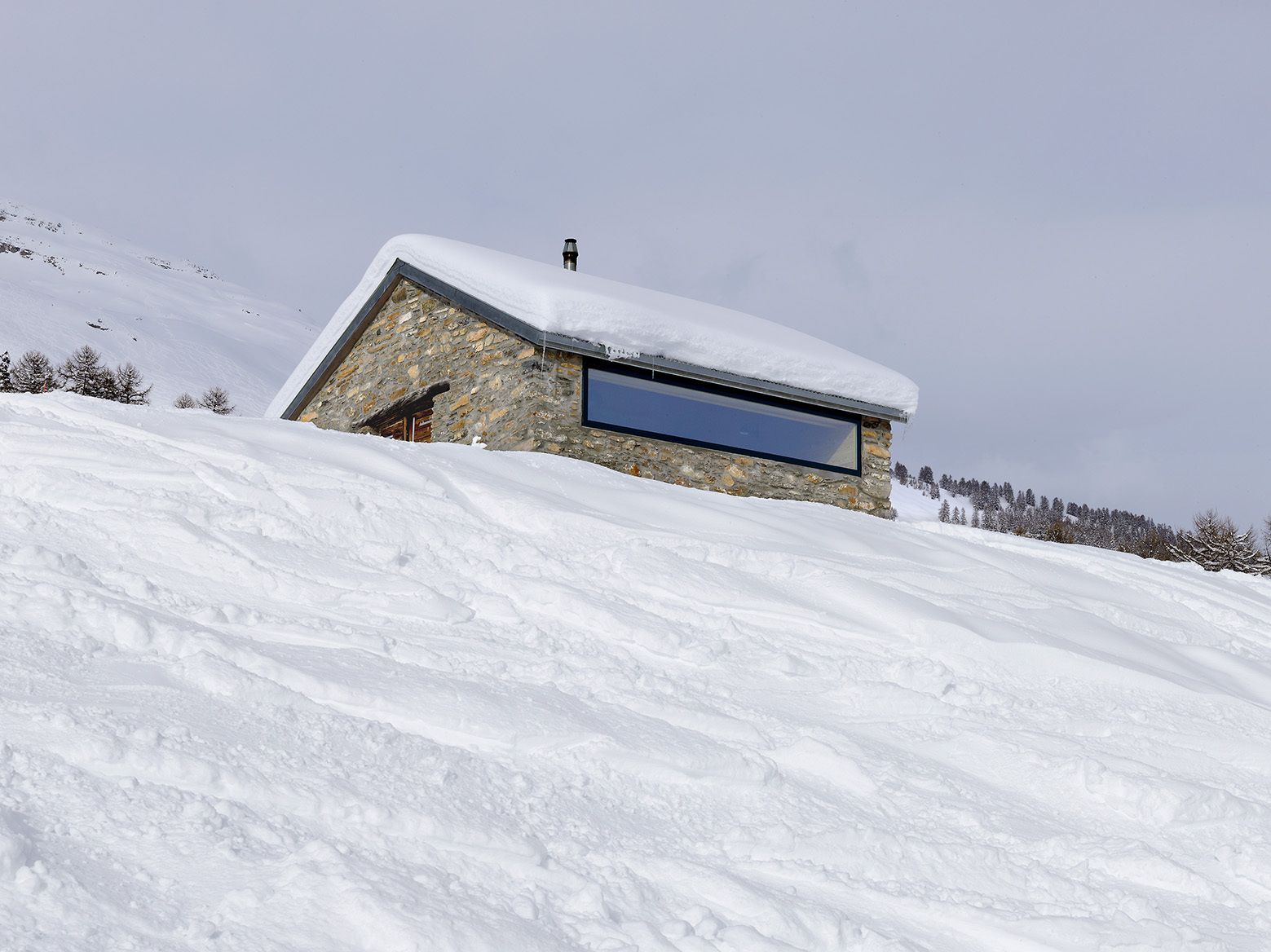 Savioz fabrizzi architectes winter cabin1