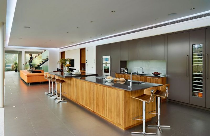 30 Two Tone Kitchen Cabinets With A Stylish and Modern Vibe