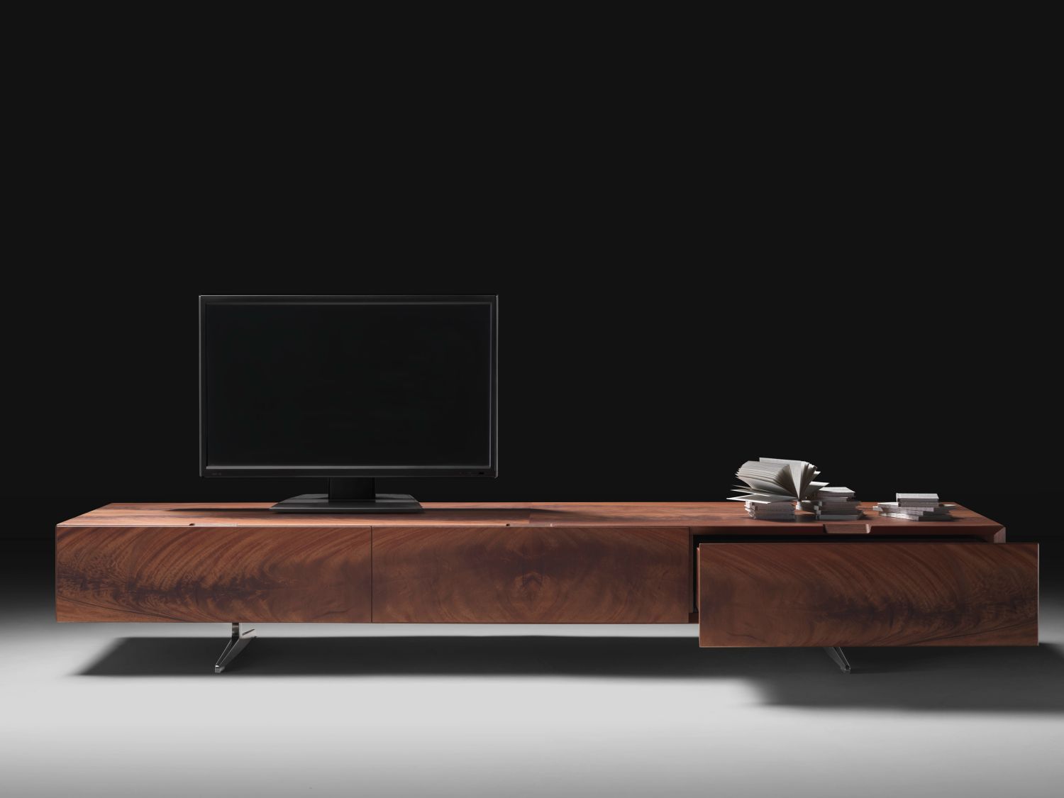 piuma low wooden tv cabinet