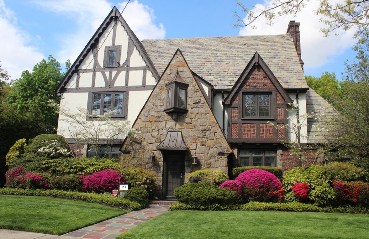 Tudor style Gingerbread Dreams