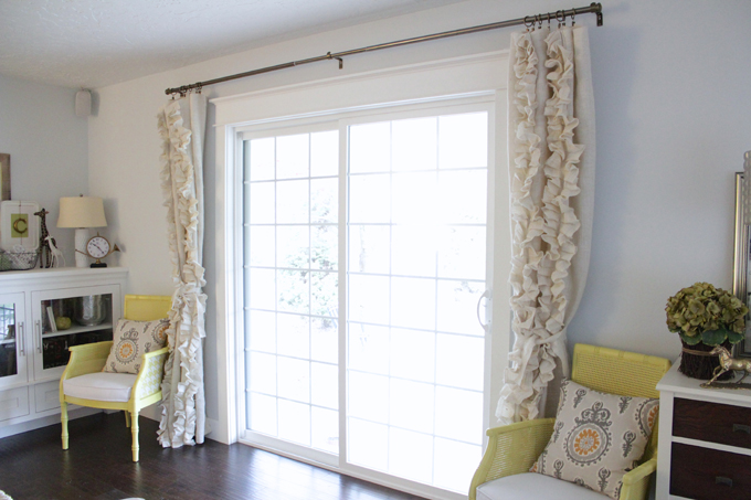 Ruffed burlap curtain