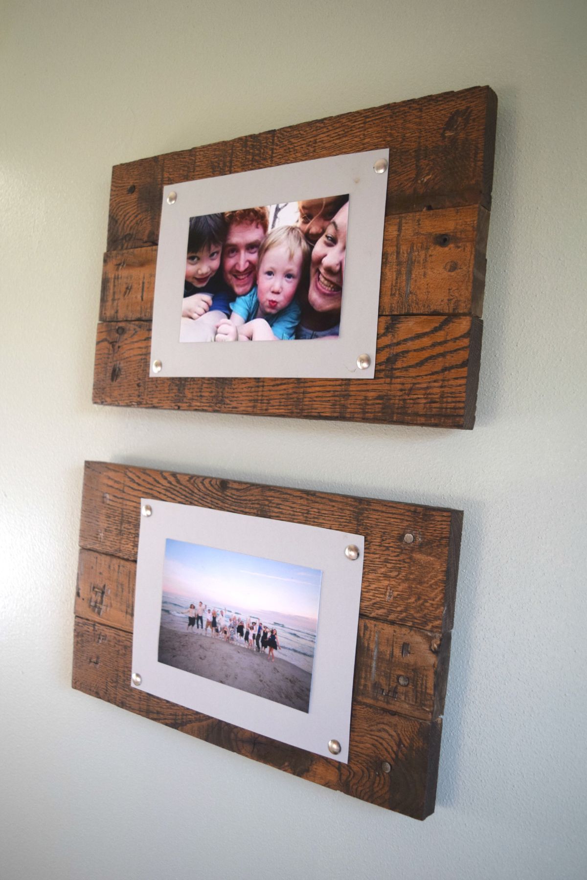 https://cdn.homedit.com/wp-content/uploads/2015/11/Simple-and-rustic-scrap-wood-picture-frame.jpg