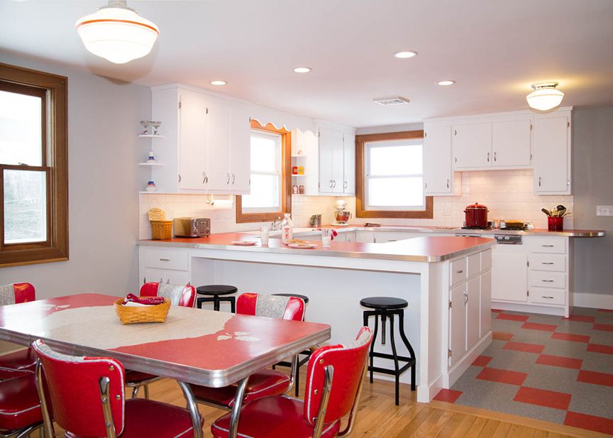 Red is a perfect color for a retro kitchen