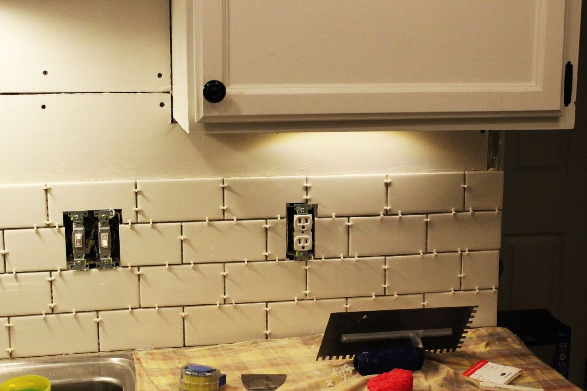 How to Install a Subway Tile Kitchen Backsplash