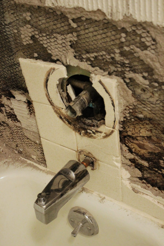 How to Remove Tile Tub Surround with Metal Mesh