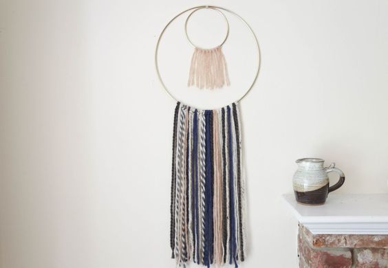 DIY circle yarn hanging