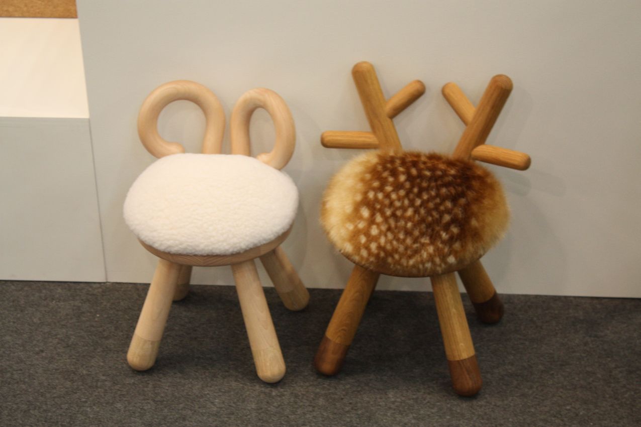 Kinder Modern Stools