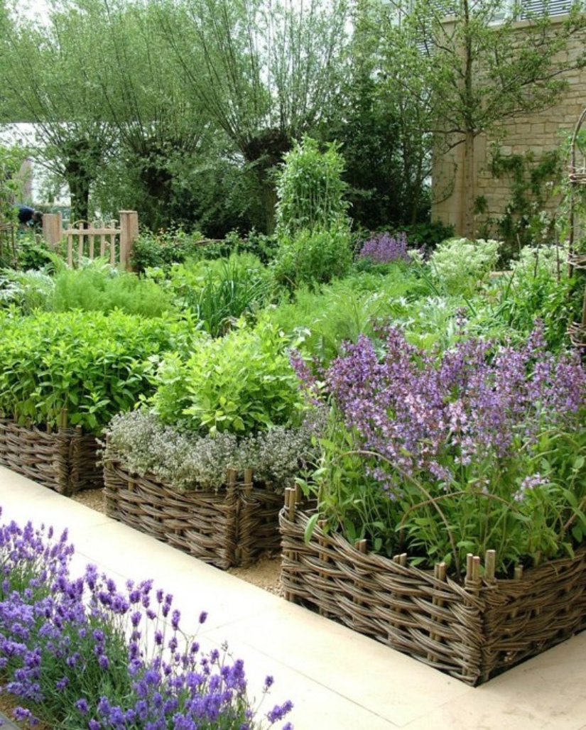 Woven raised beds