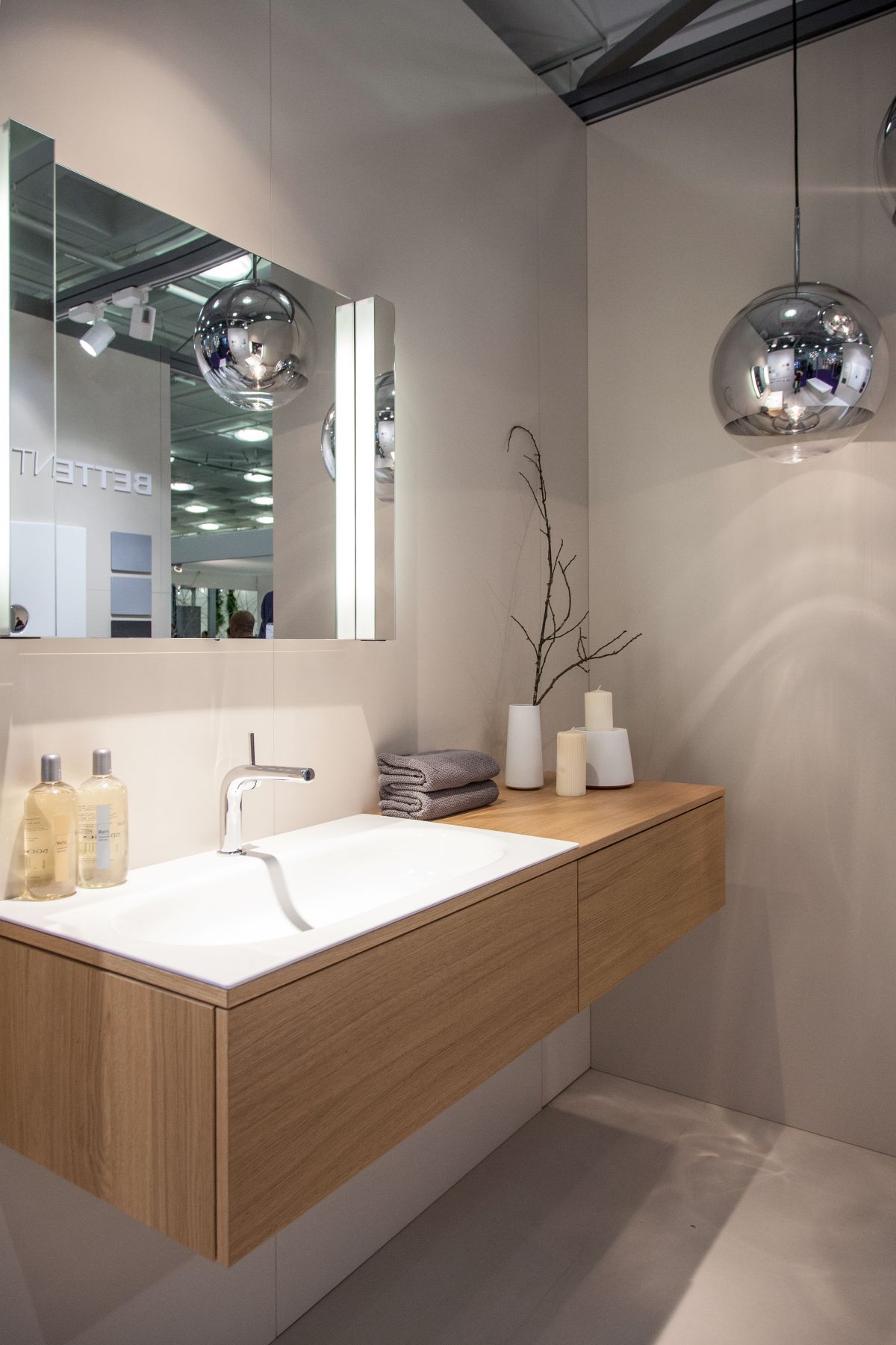 Stylish Ways To Decorate With Modern Bathroom Vanities 954bartend Info