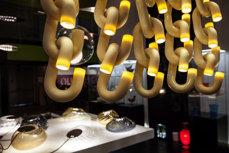 Cauna chain lighting hanging