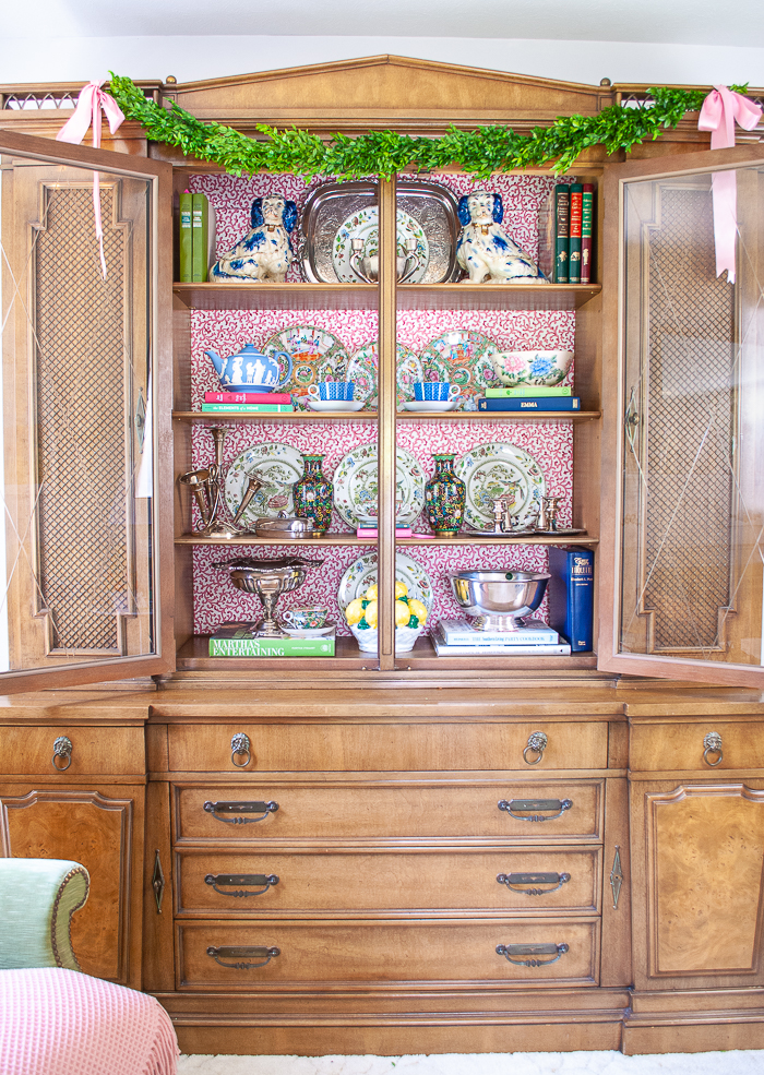 china cabinet Place Heavy Items On The Bottom