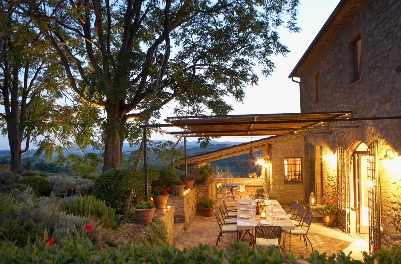 Ideas Will Make Your Housewarming Party The Hit of the Neighborhood!