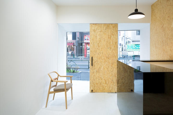 Udagawa barber shop in Tokyo Plywood