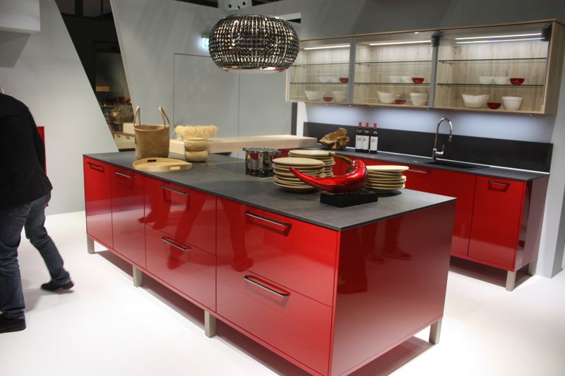 crimson-shade-of-red-kitchen