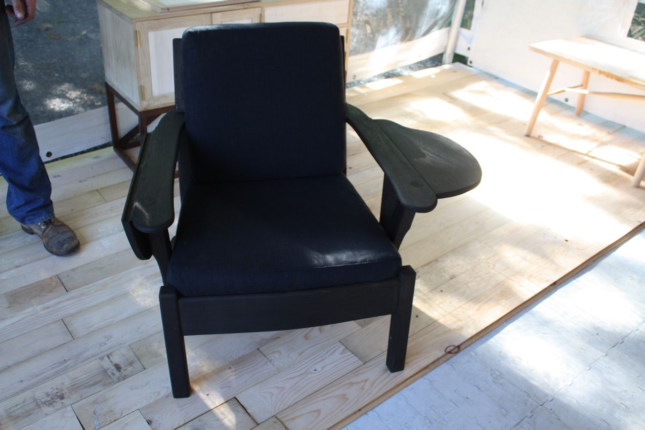 Moyer drop arm chair