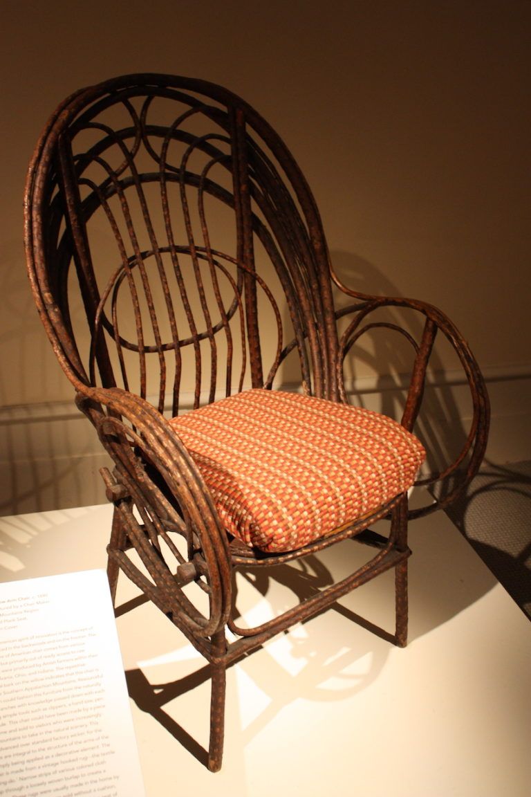 Amish farmers made similar bent willow furnishings.