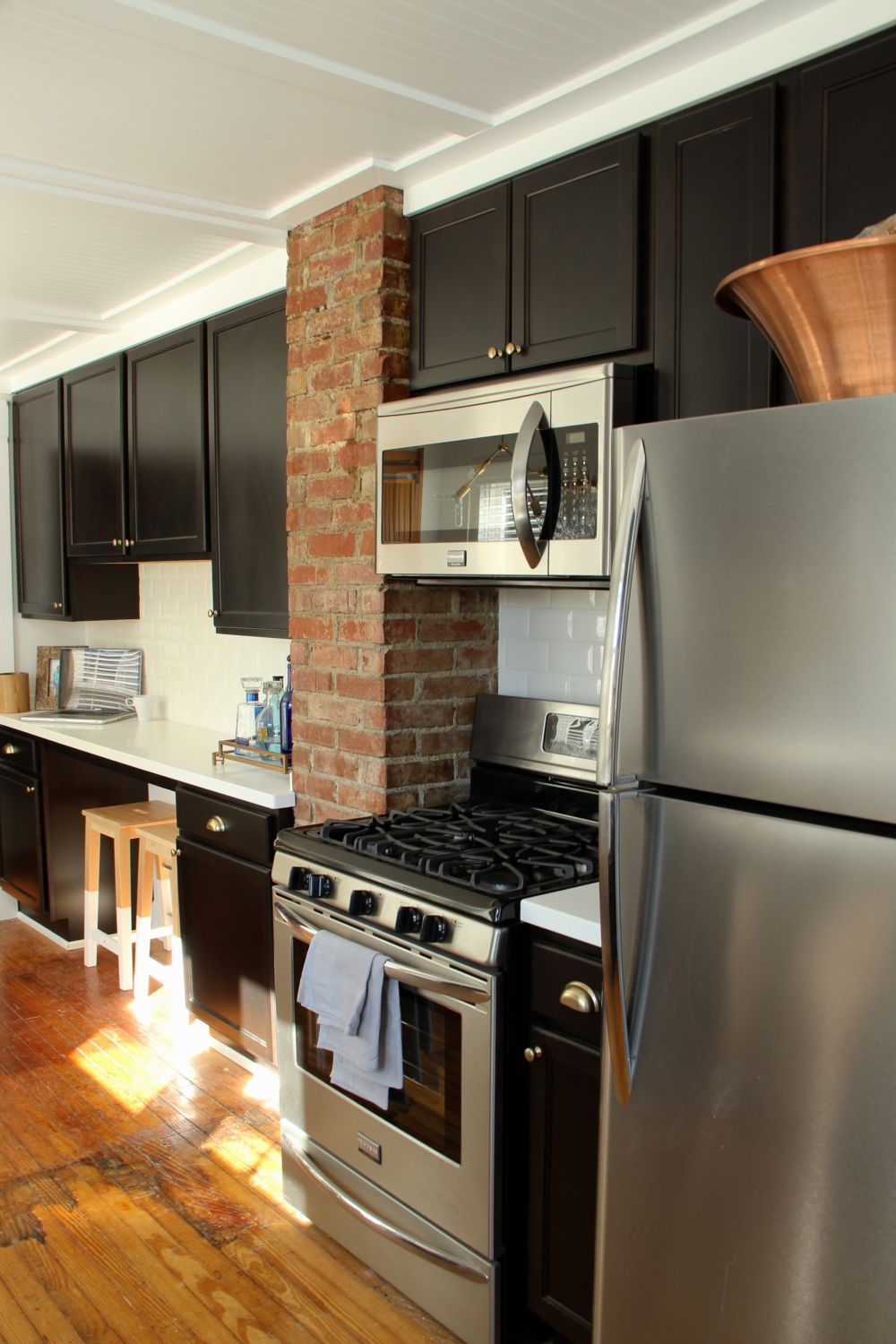 beadboard ceiling kitchen homedit improve kitchens ways decorating diy texture trends