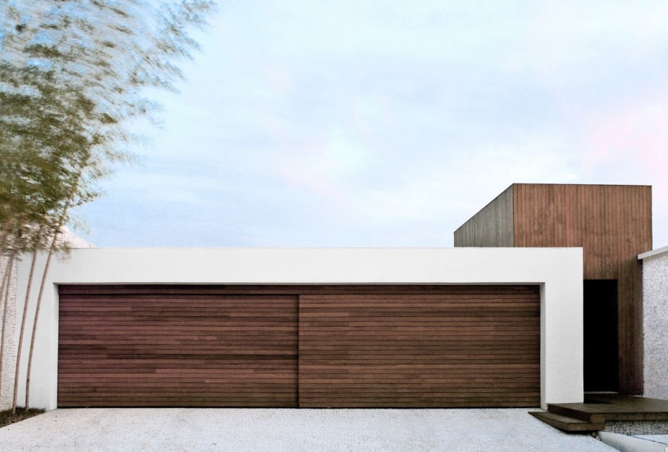 Corten angular strips for garage door