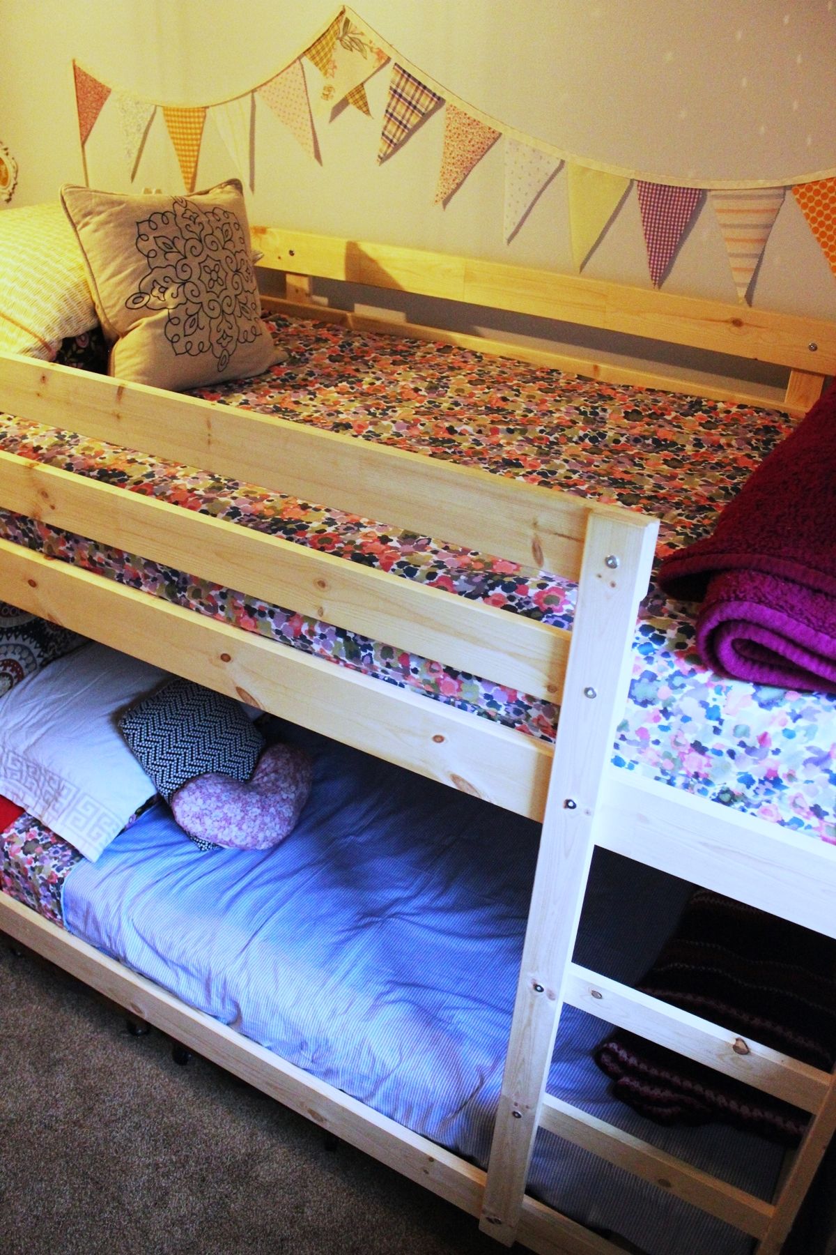 DIY Reversible Summer Quilt for wood bunk beds