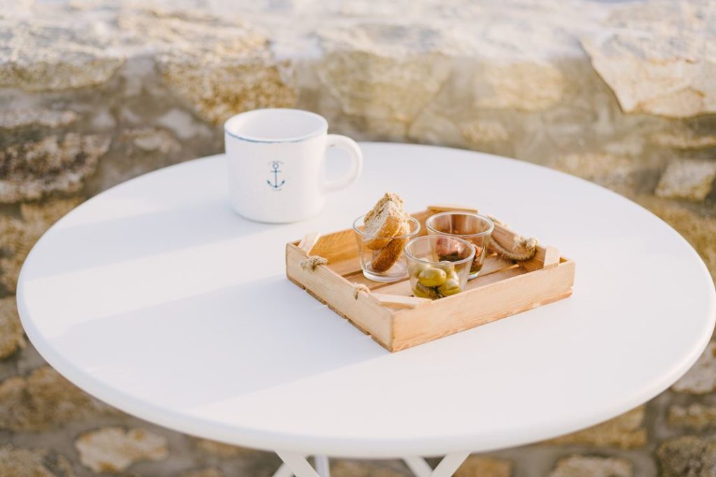 A snack on the terrace after a late day nap is also ideal.