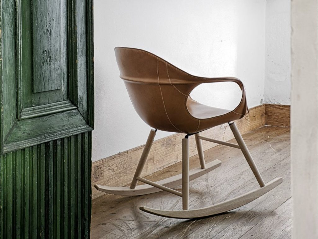 Modern Rocking Chairs – Where Innovation Meets Tradition - yardworship.com