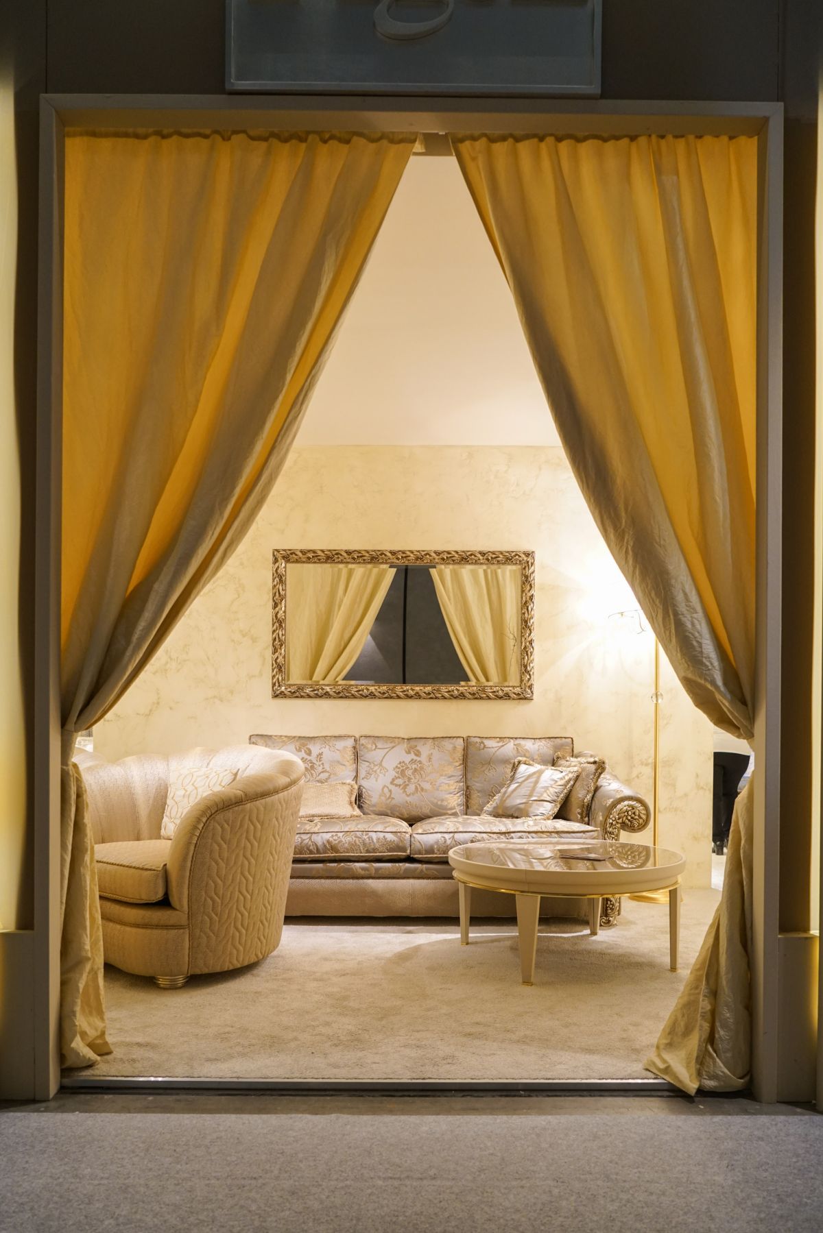 Rococo entryway console table and armchairs with gold leaf