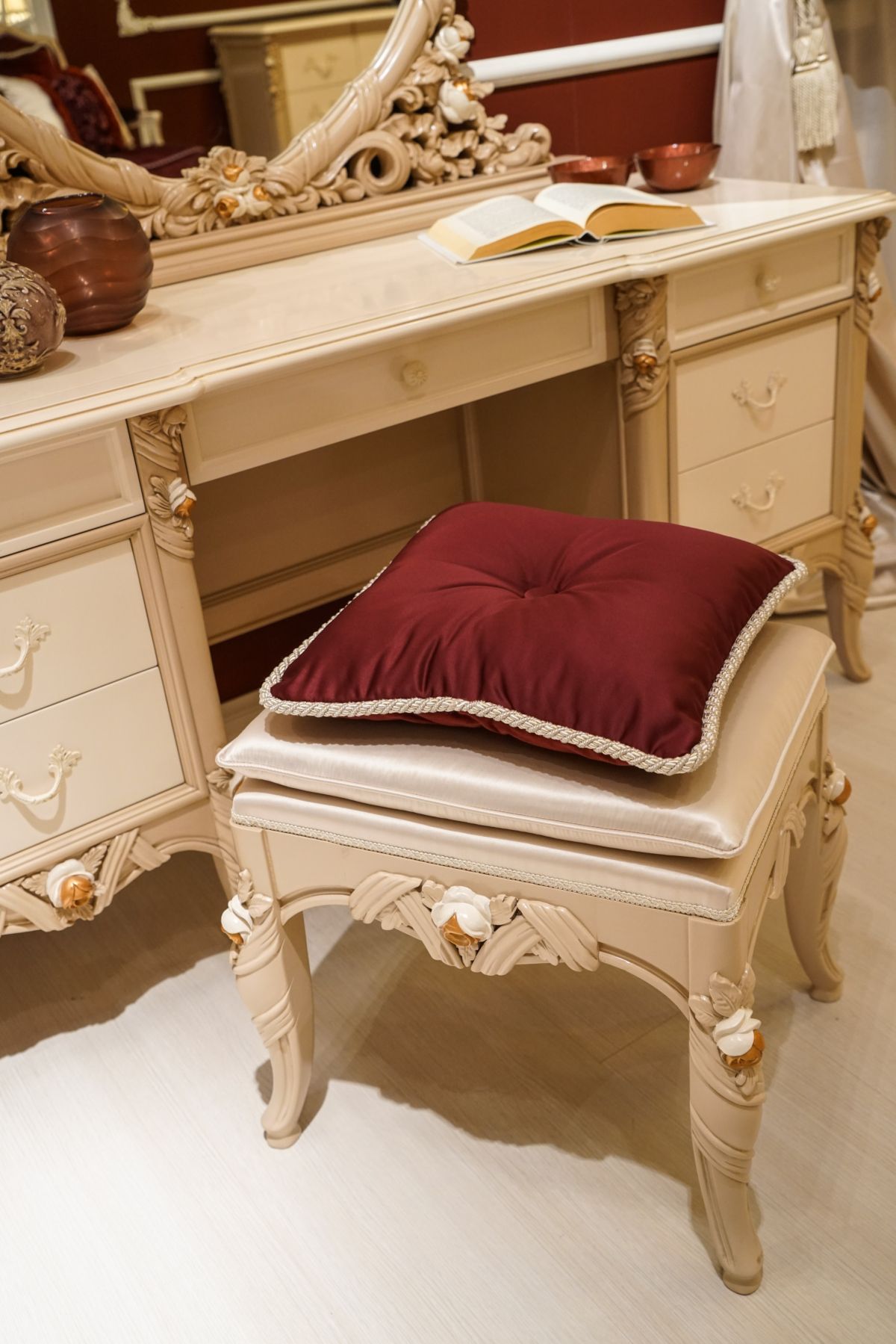 Rococo entryway console table and armchairs with gold leaf