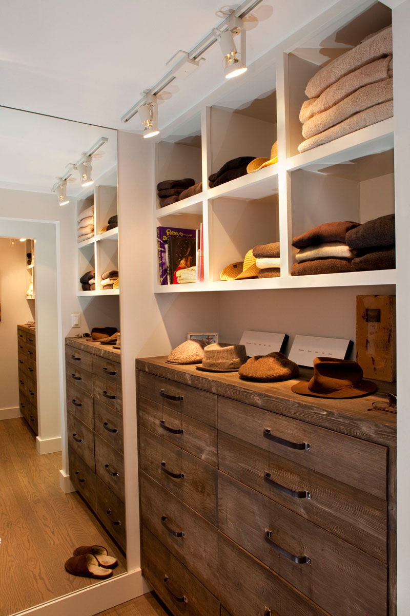 Masculine walk in closet storage