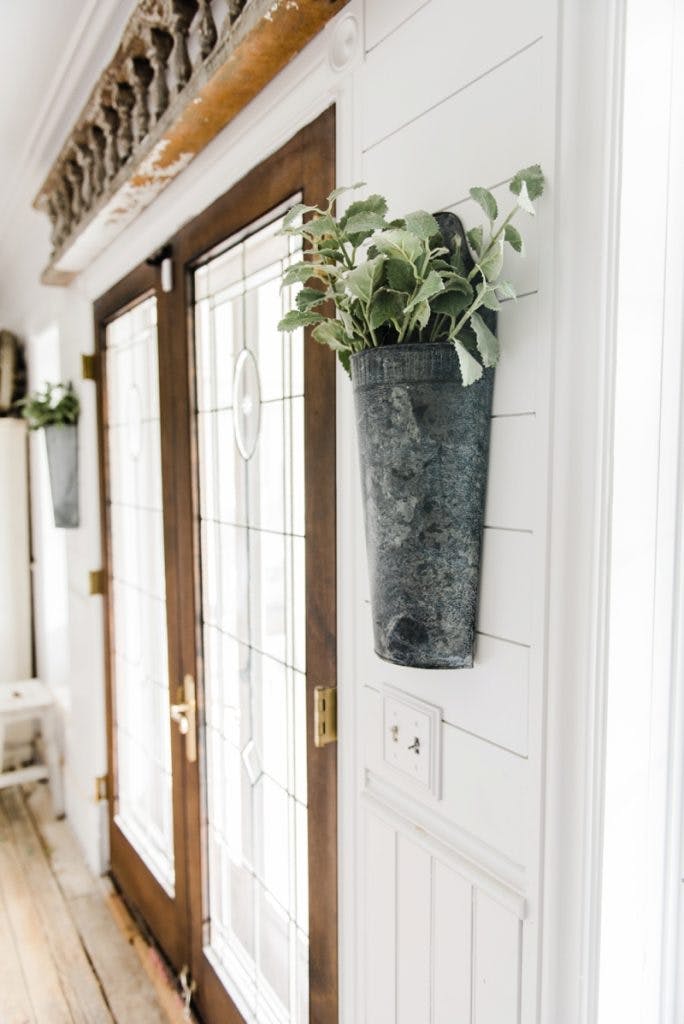 40 Pieces Of Farmhouse Decor To Use All Around The House