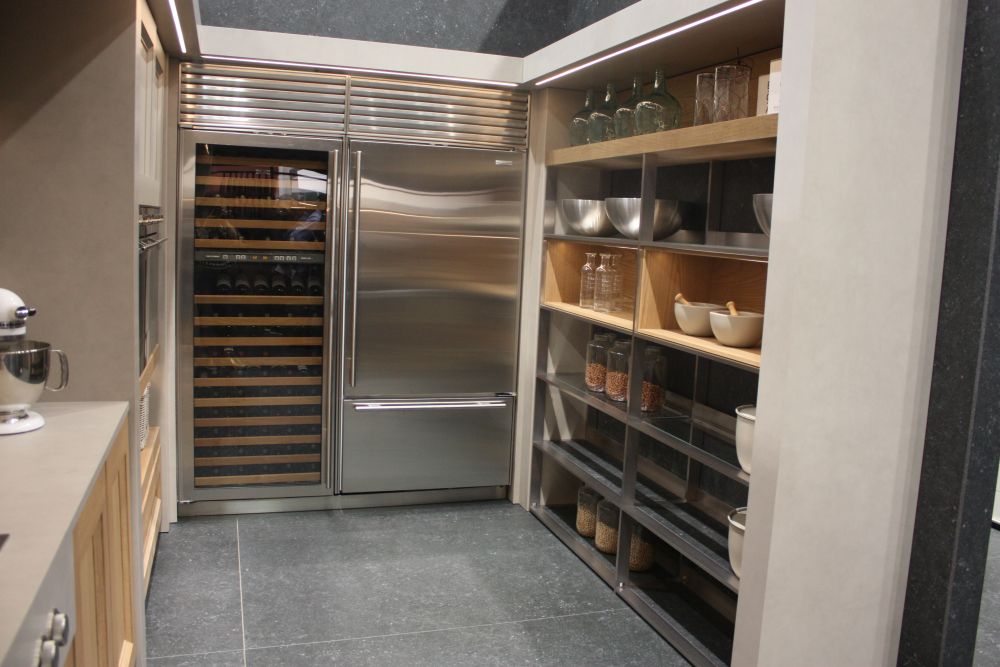 Deca kitchen storage option