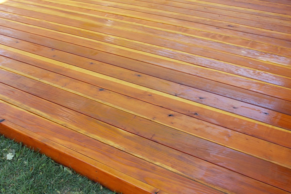 how-to-stain-and-seal-a-redwood-deck