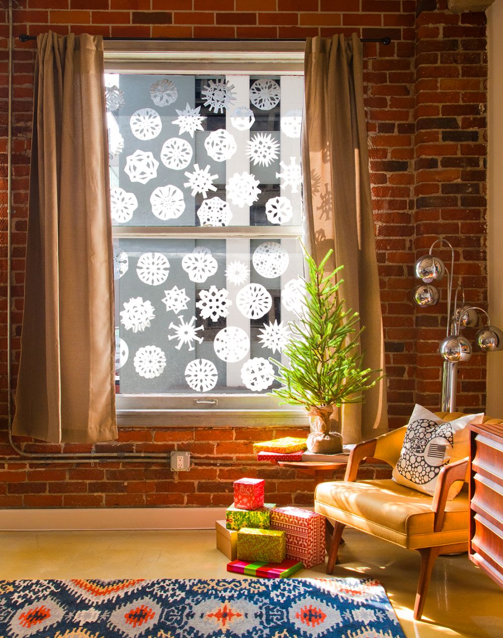 The Best Window Decorations for Christmas