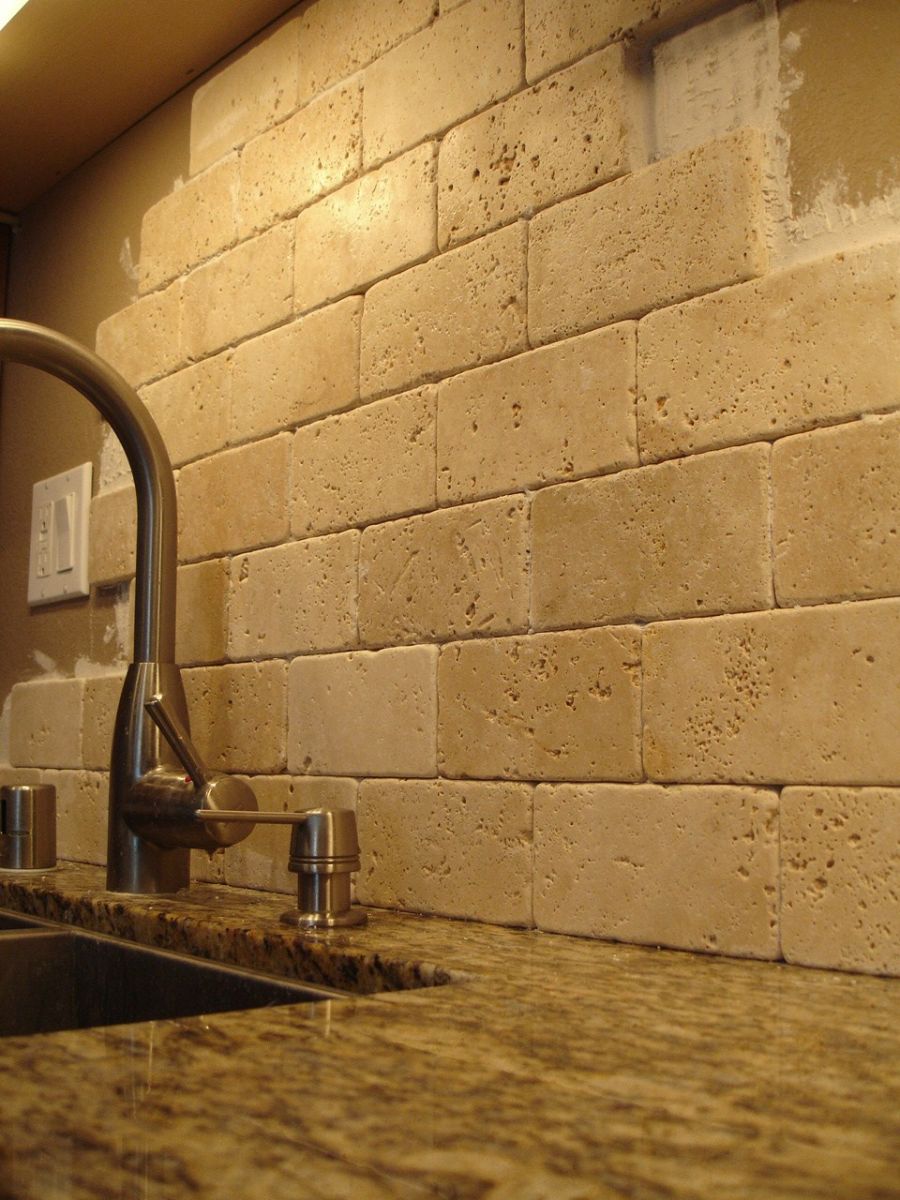 Travertine Backsplash Ideas For Nostalgic Kitchen Designs