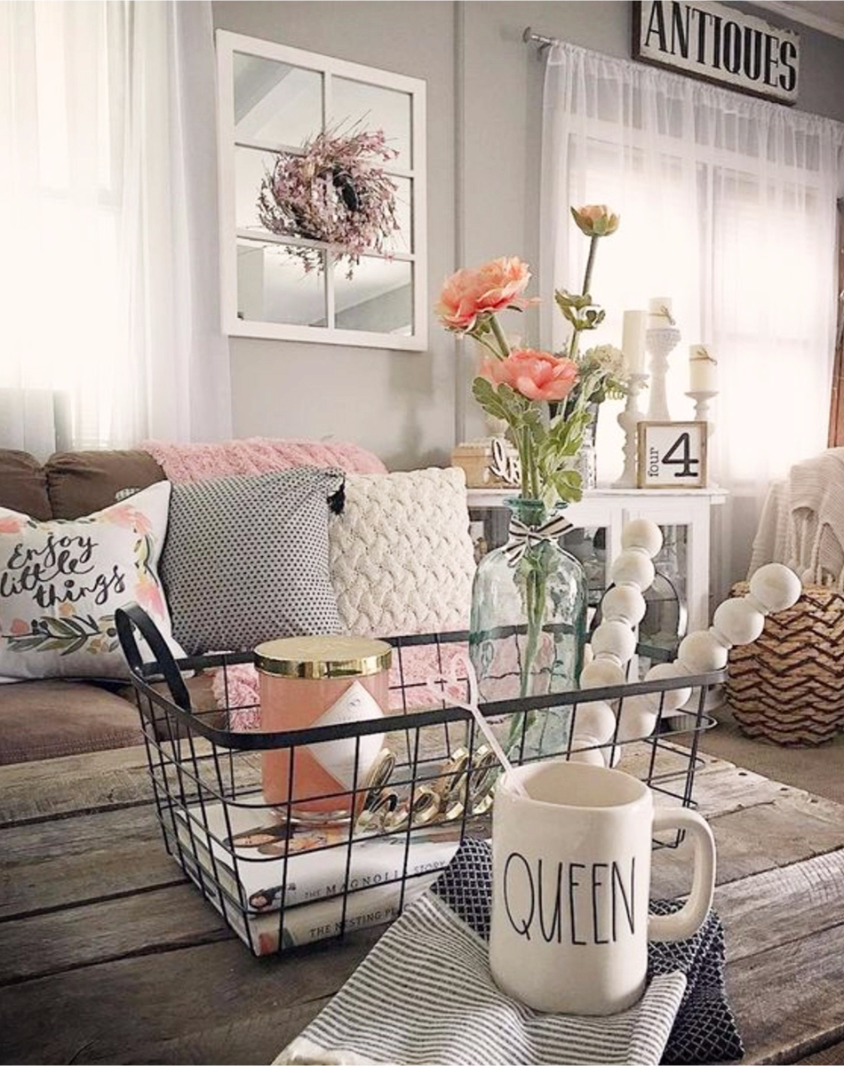 Farmhouse rustic living room with flowers