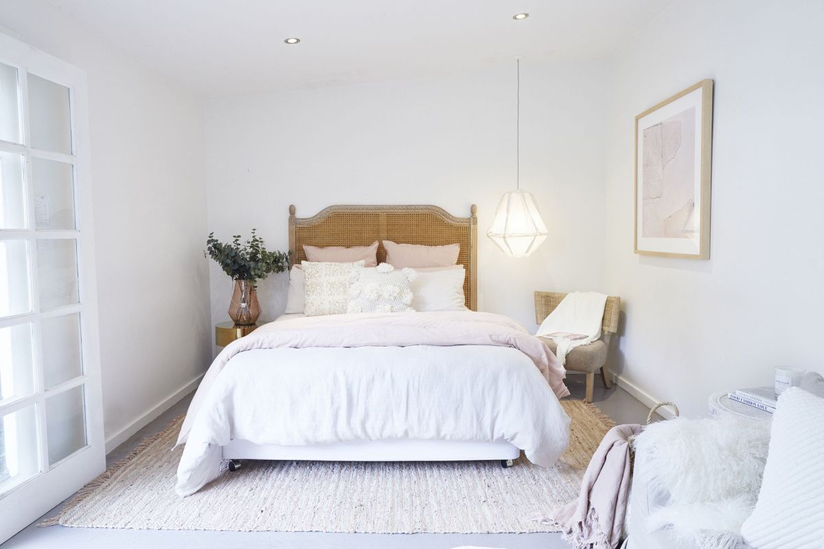 beach themed bedroom with pink accents