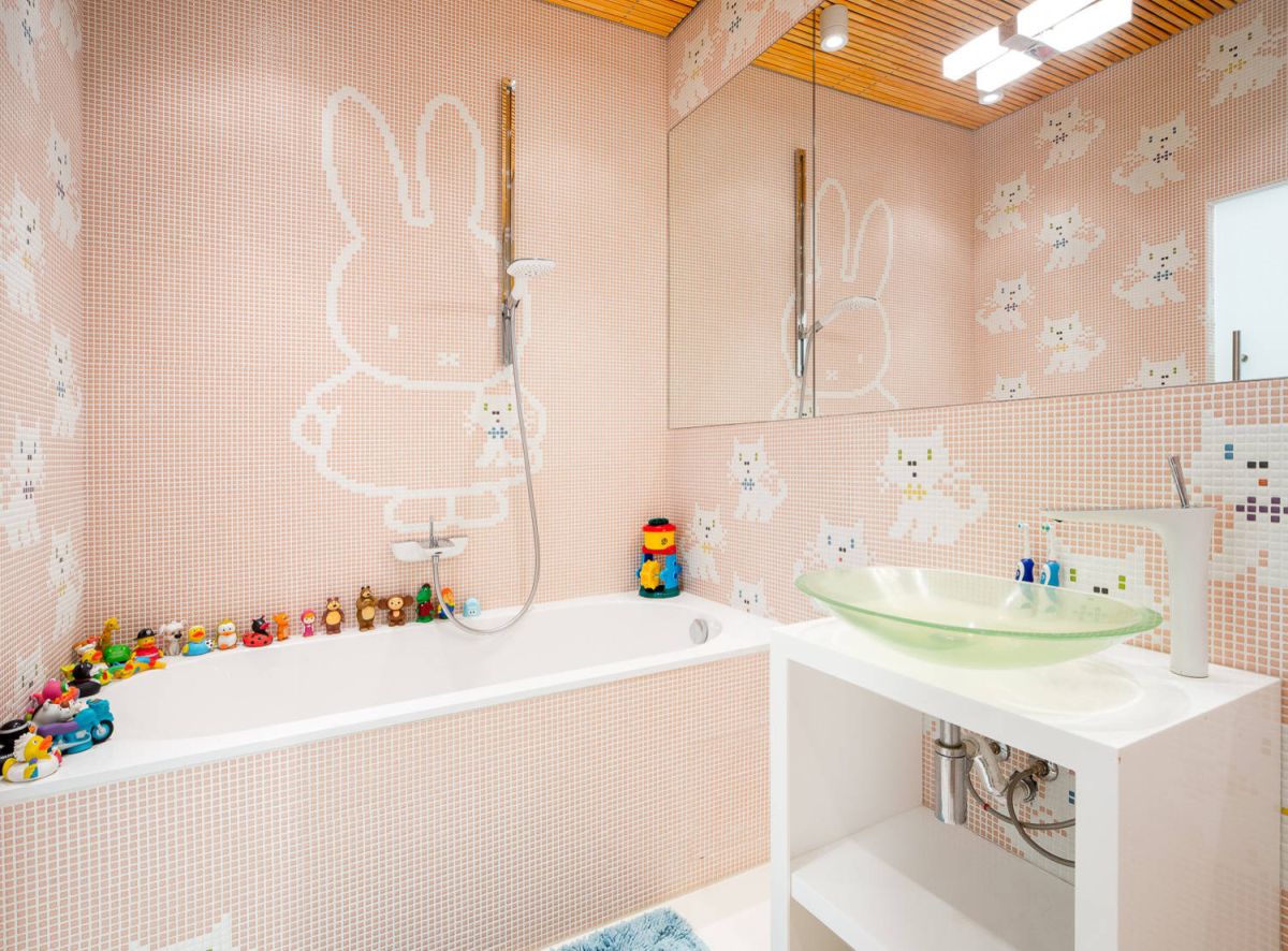 Décor d'enfants de tuile de bande dessinée pour la salle de bains