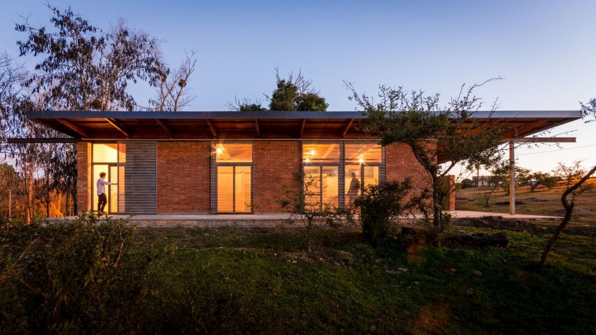 House in Fukaya designed by architect Nobuo Araki