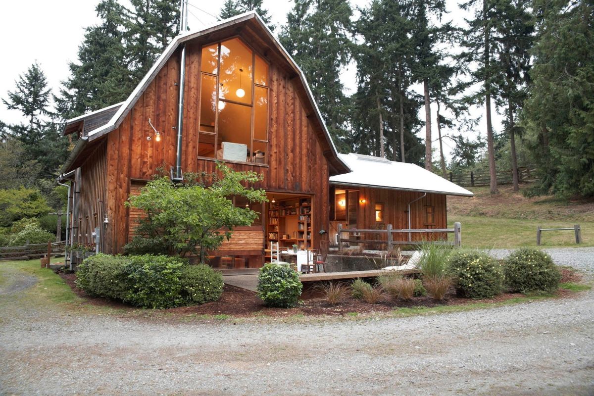 Barn exterior with cathedral windows