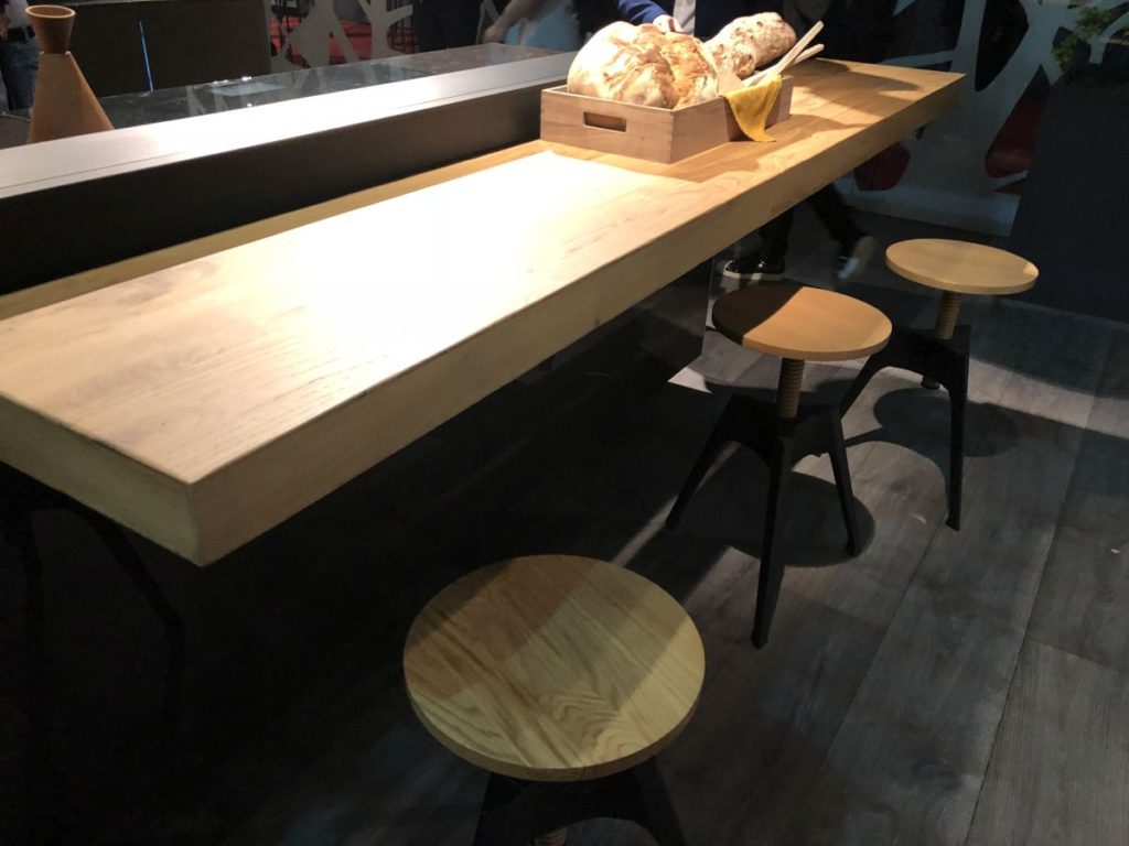 15 Breakfast Nook Ideas That Revolve Around The Kitchen Island