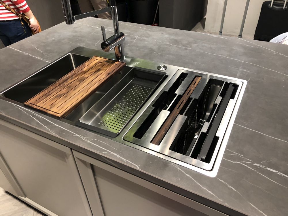 Built in countertop sink