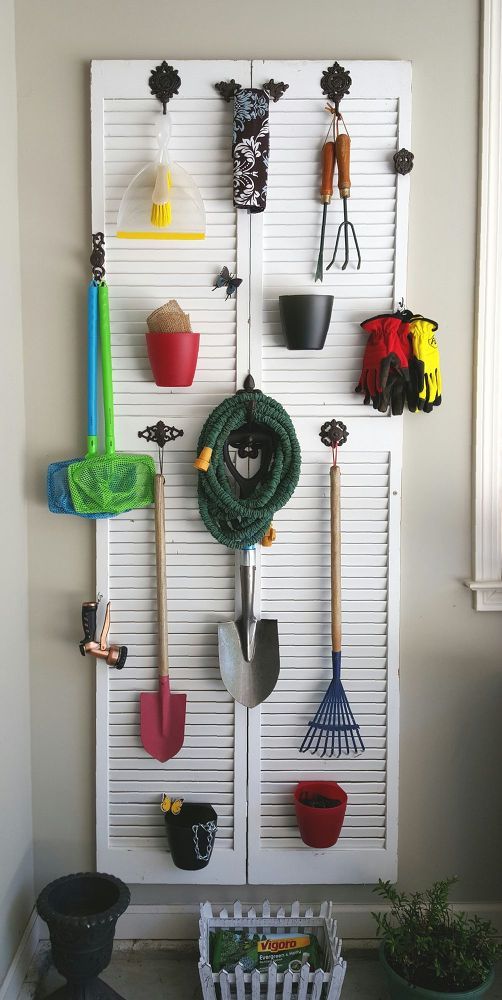 Pallet DIY Shoe Storage Shelves for Garage